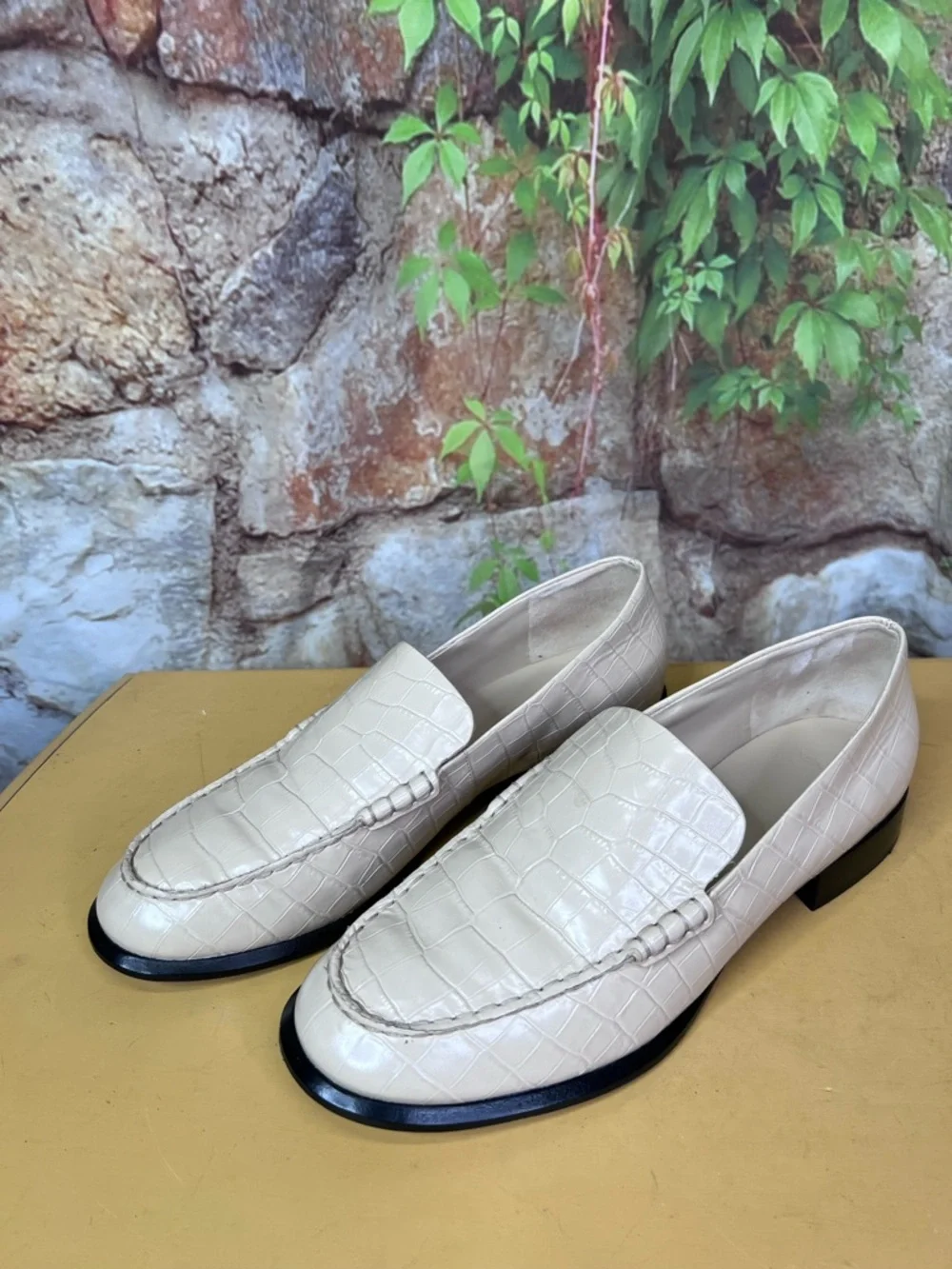 VINCE Bone Leather Croc Embossed Loafers, 9M/40 - Picture 2 of 13